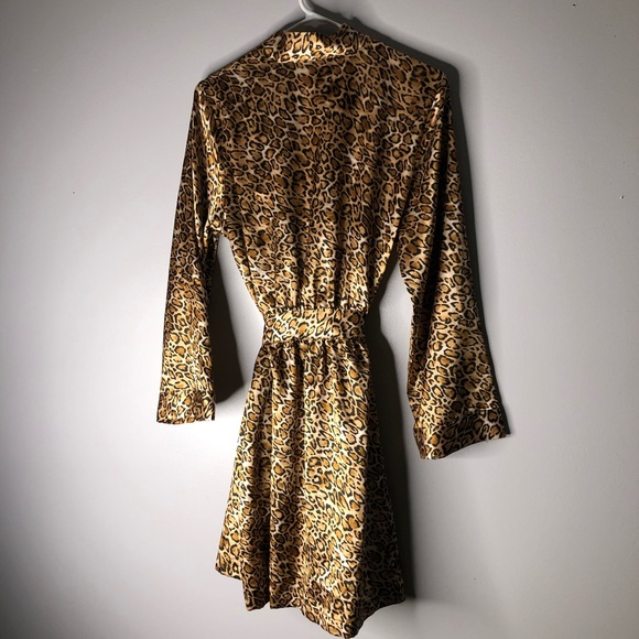 Morgan Taylor Cheetah Robe - Picture 3 of 4